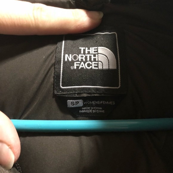 North Face puffer jacket - Picture 2 of 3